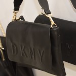 DKNY lanzó su colección de carteras y accesorios a través de Falabella