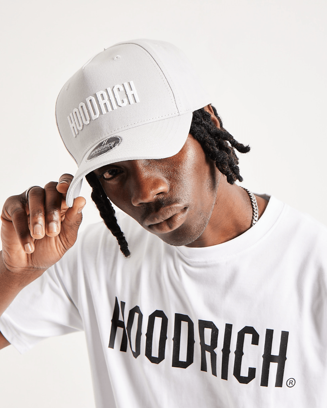 Hoodrich y Juicy Couture aterrizan en Chile: La fusión del streetwear británico y el glamour retro de los 2000, disponibles exclusivamente en The Line